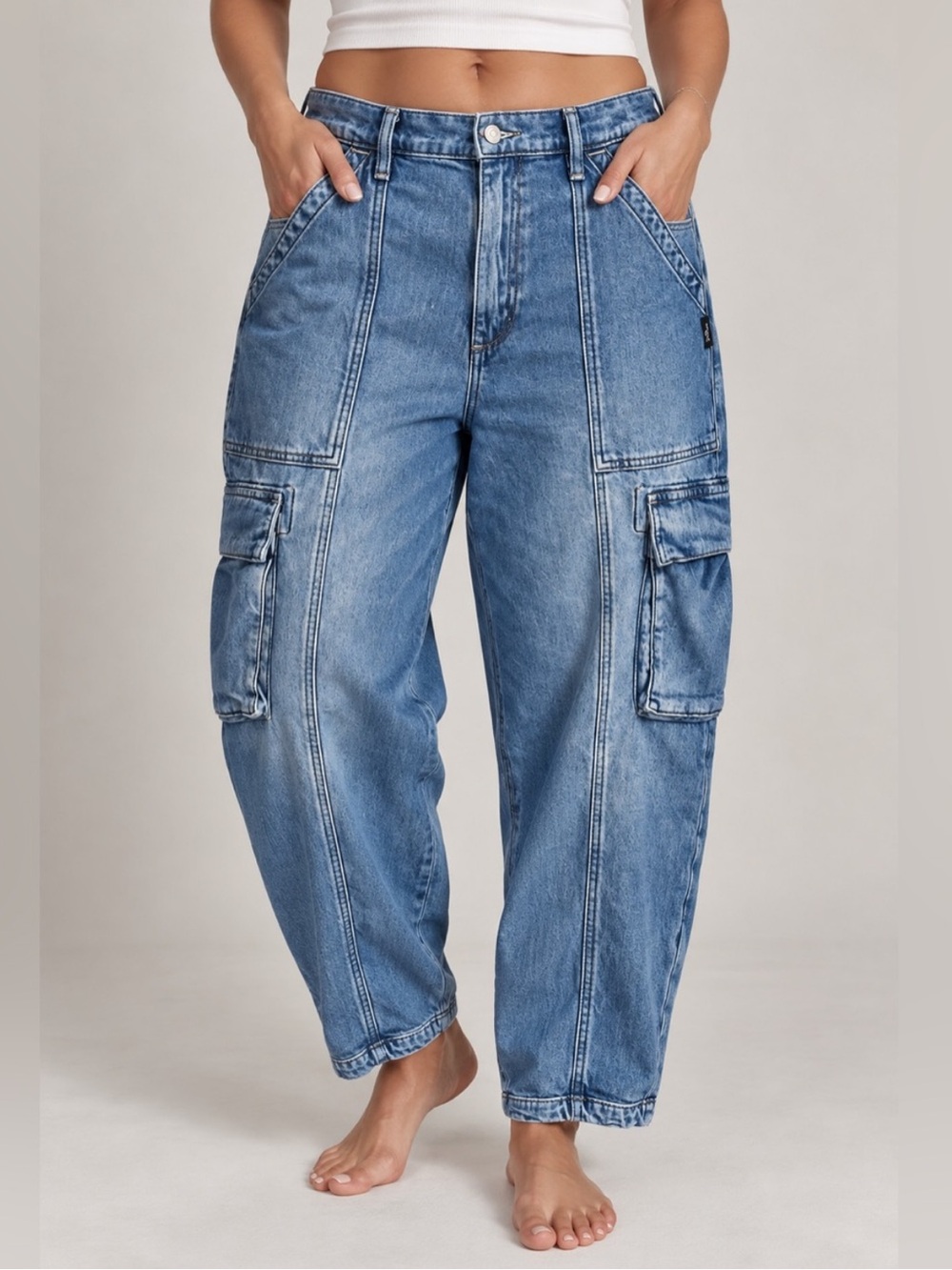 NWT Silver Jeans Co Denim Cargo Jeans Relaxed Fit Cropped Utility Indigo Blue